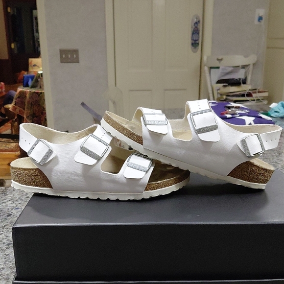 "Birkenstock" Womens Sz. 36/6, Milano White Sandal with Silver Hardware.... - Picture 2 of 9